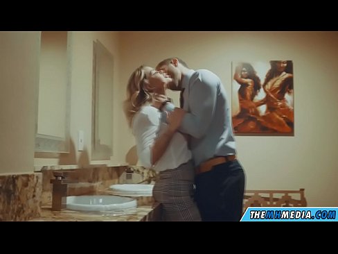 ❤️ Xa i-blonde ene-busty ikuhenda kwindlu yangasese yoluntu ❤  kuthi xh.filmepornonline.ru ️❤